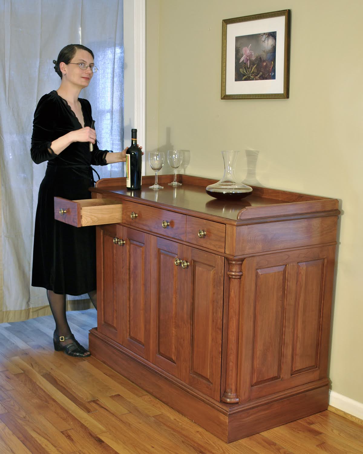 Traditional cherry bar side